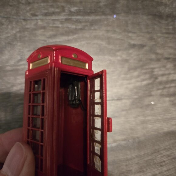 metal telephone booth - Picture 2 of 2